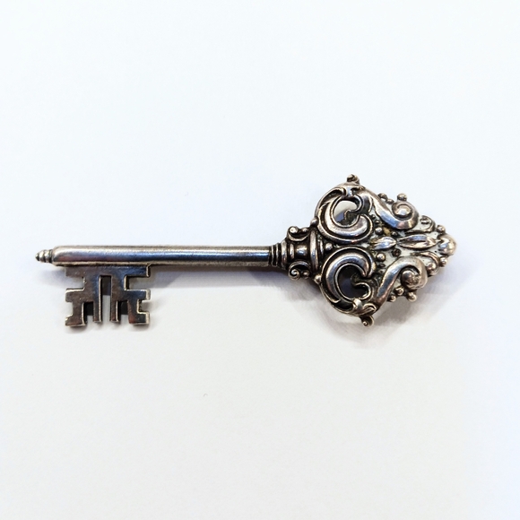 Jewelry - Vintage Sterling Signed Key Brooch